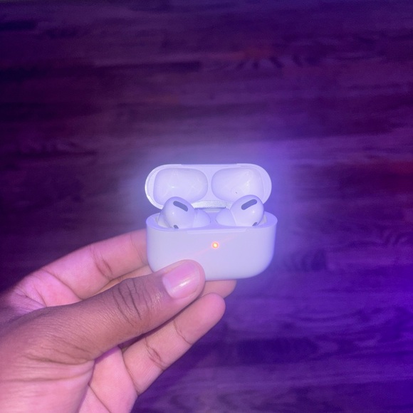 Apple White Wireless Earbuds